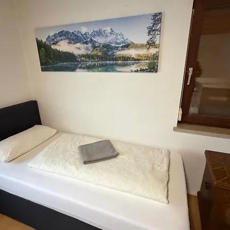 7 Stilvolle Residenz Vor Den Toren Muenchens Fuer 18 Personen Og Διαμέρισμα